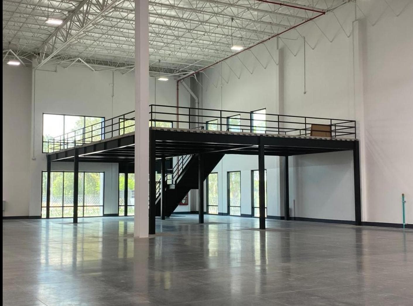 Commercial warehouse for rent in Queretaro