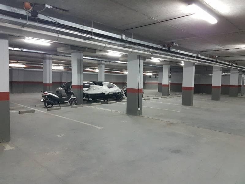 Covered parking spaces in Pueblo Caamaño