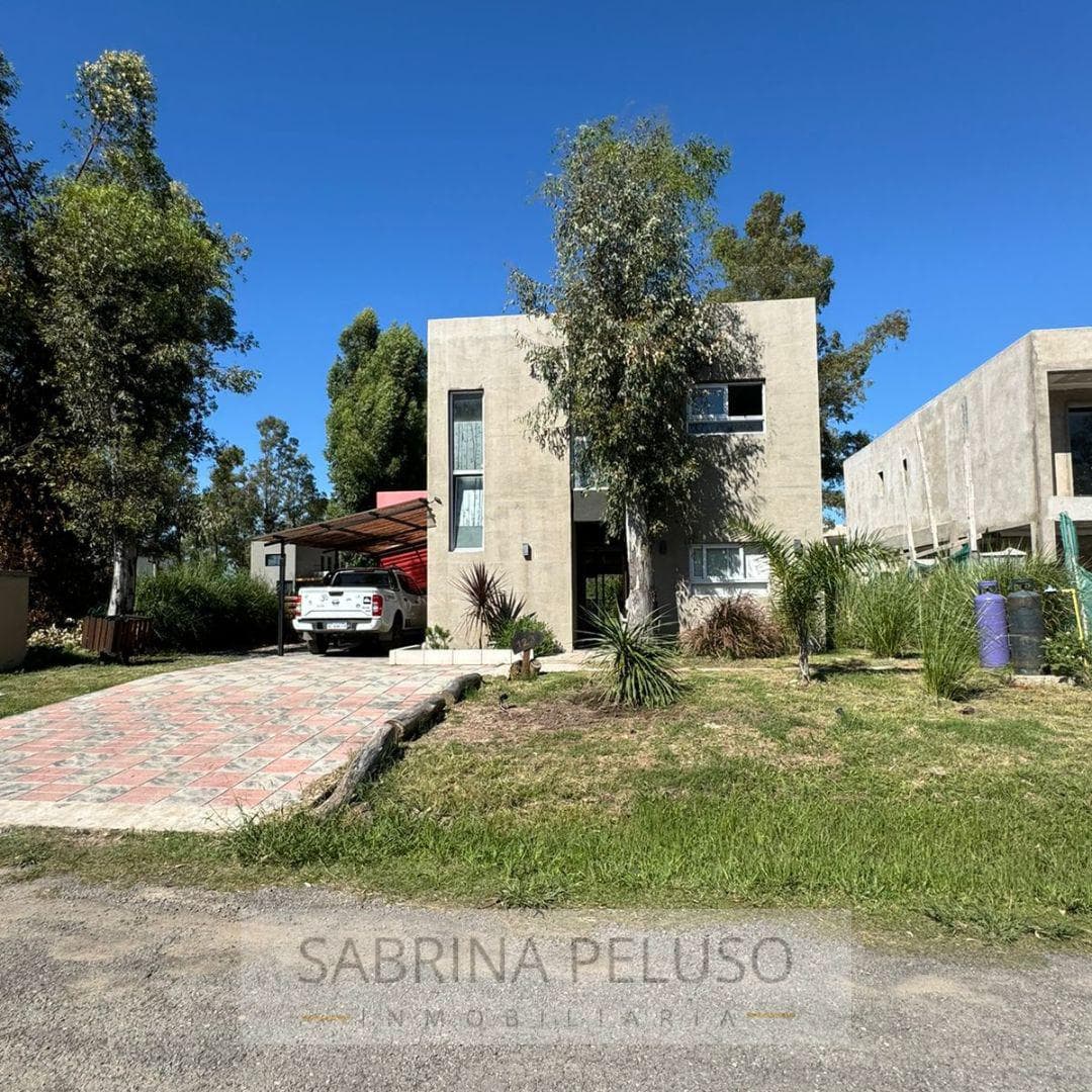 House for Sale in Alvarez del Bosque