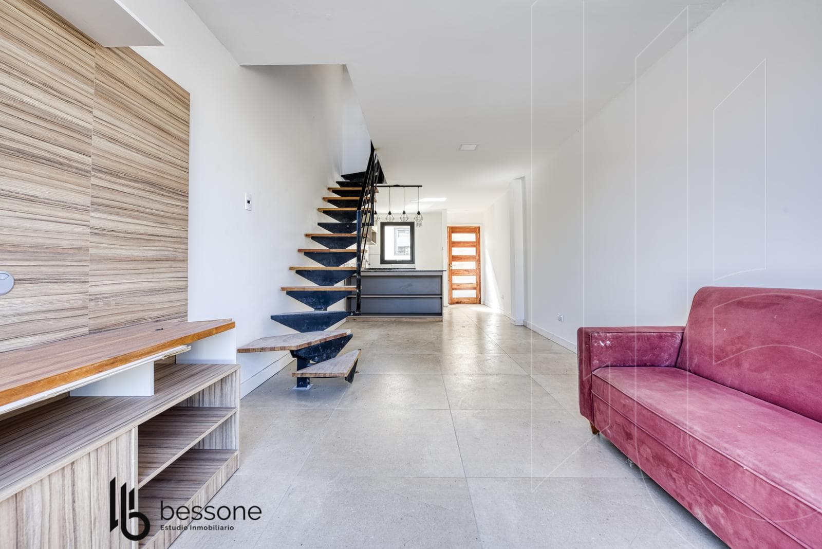 Apartment in La Perla for sale, with financing available