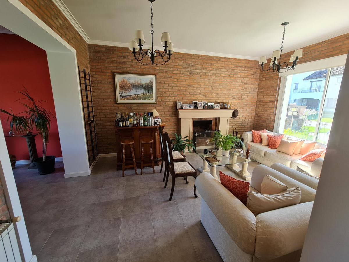 House for Sale in Talar Del Lago I