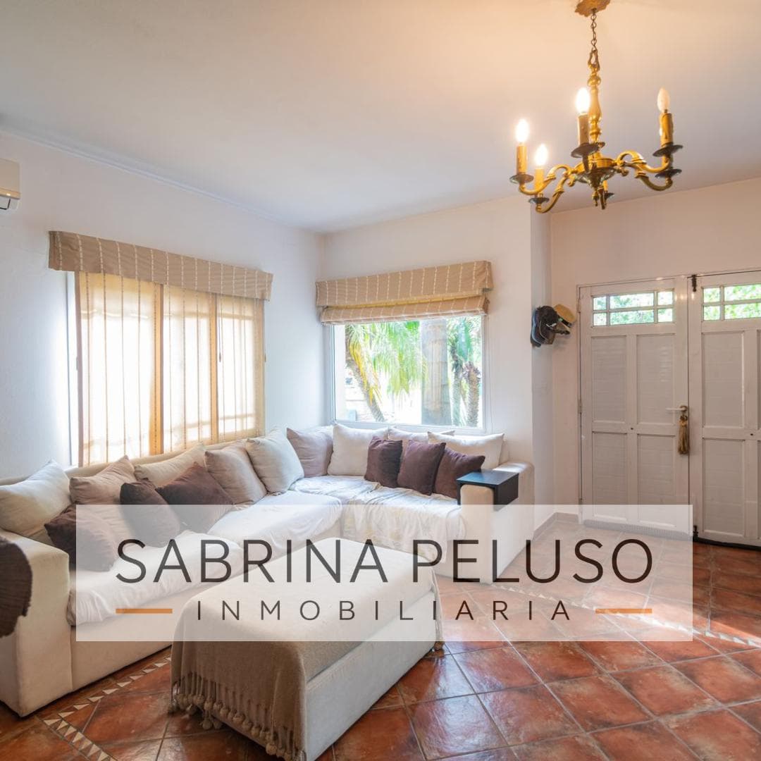 HOUSE FOR SALE IN THE EL CASCO MORENO NEIGHBORHOOD
