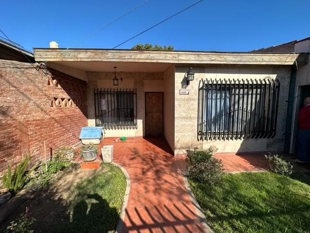 House for sale in G. de Laferrere