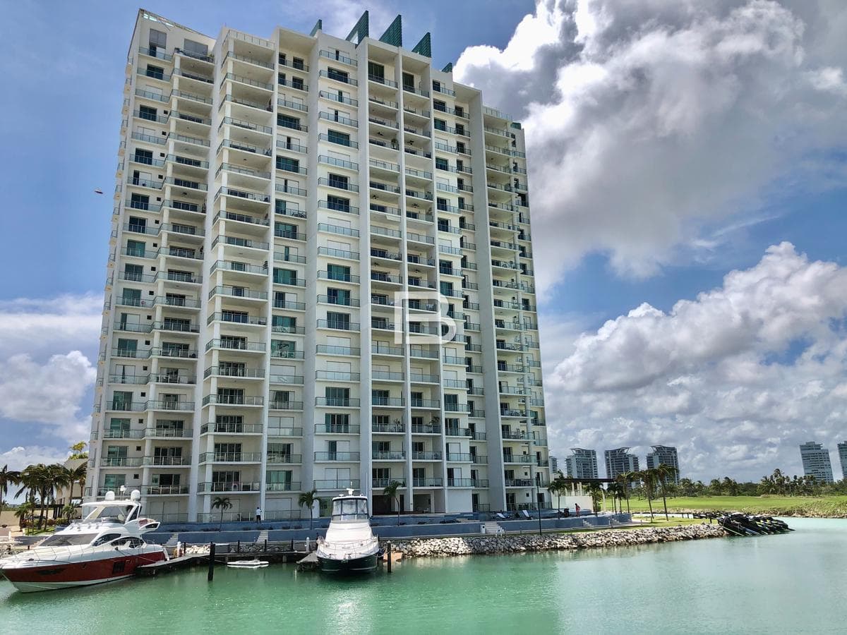 Maioris Apartment in Puerto Cancun for Sale