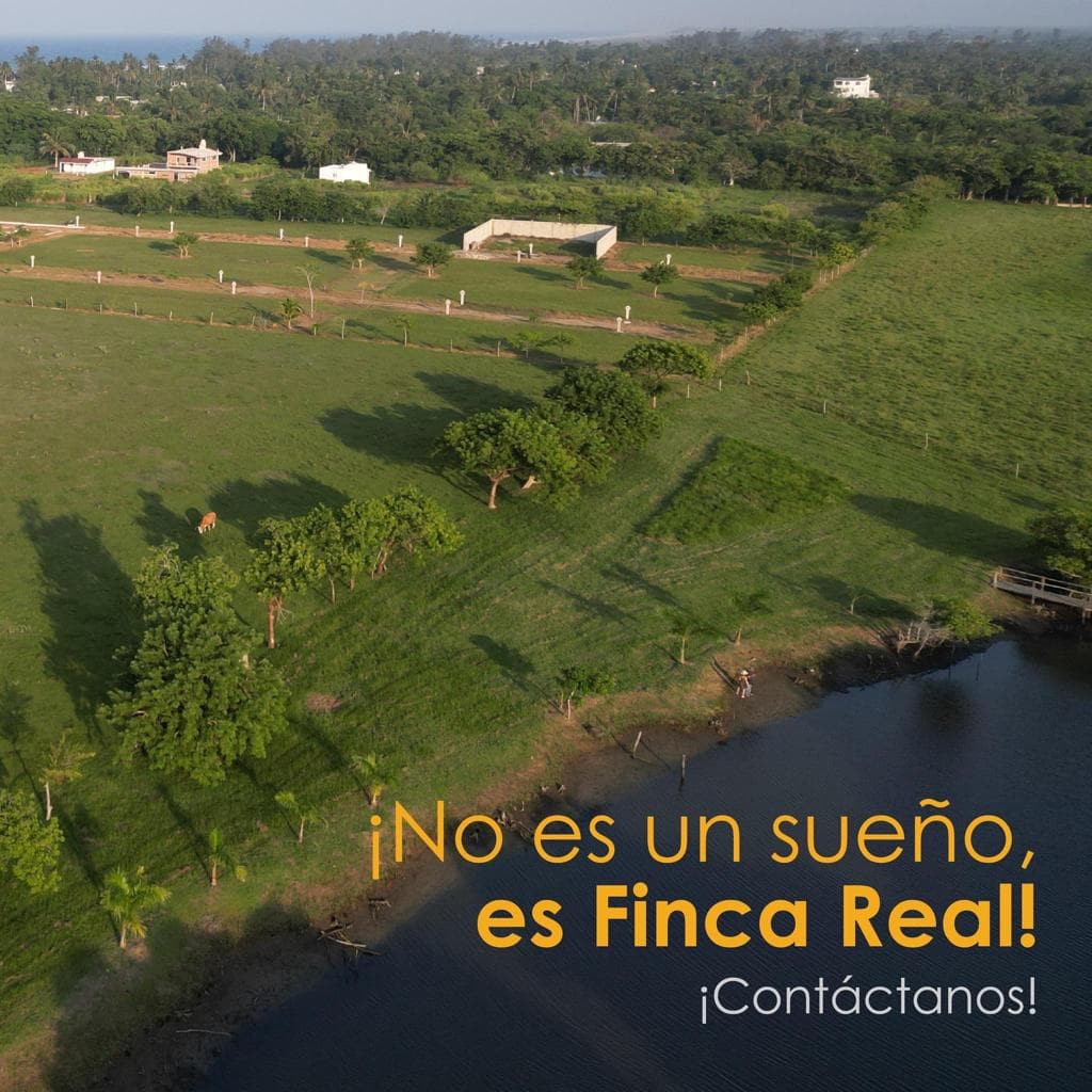 Land on the Costa Esmeralda