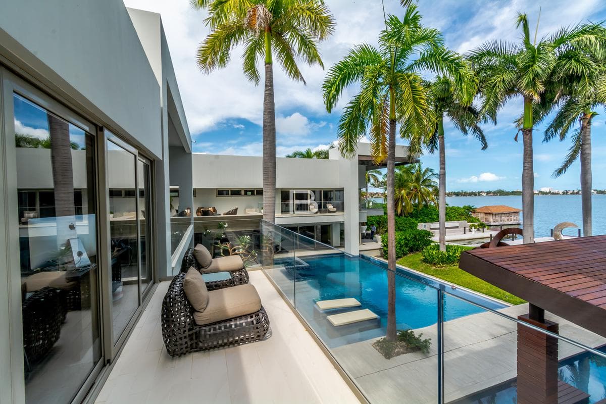 Mansion in Isla Dorada, Cancún, for Sale