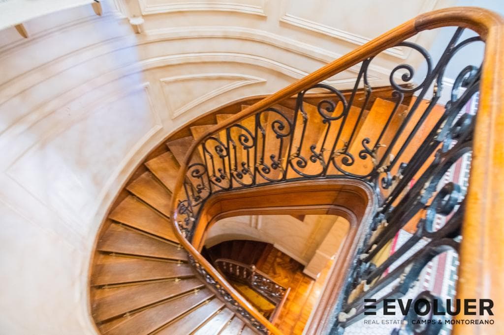 Magnificent, stylish home suitable for residential use, offices, or development in Barrio Norte