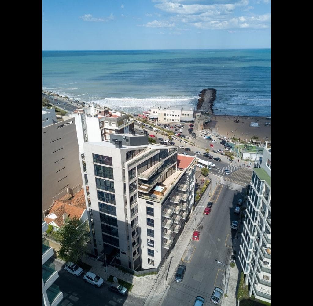 3 AMBIENTES VISTA AL MAR PLAYA GRANDE