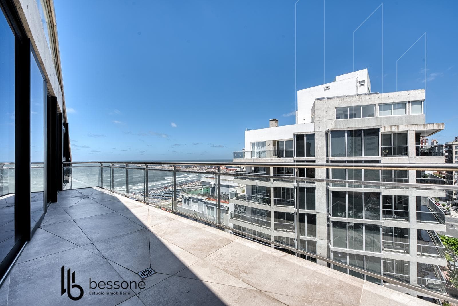 3 AMBIENTES VISTA AL MAR PLAYA GRANDE