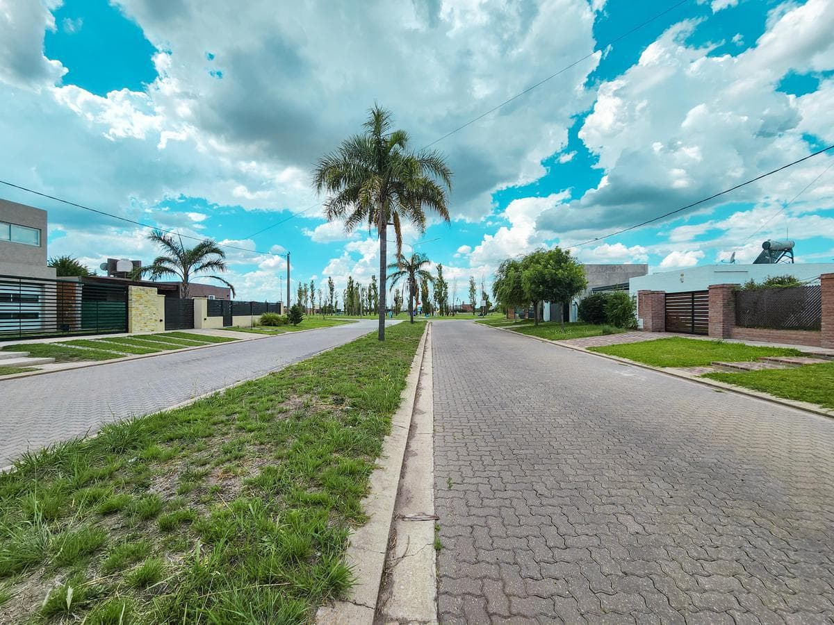 Lot - Las Acequias - on the main avenue - Deeded