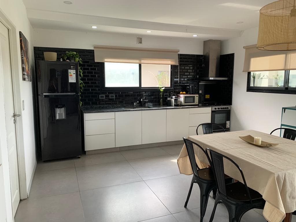 4-Bedroom House for Sale with Pool in San Eduardo - Pilar