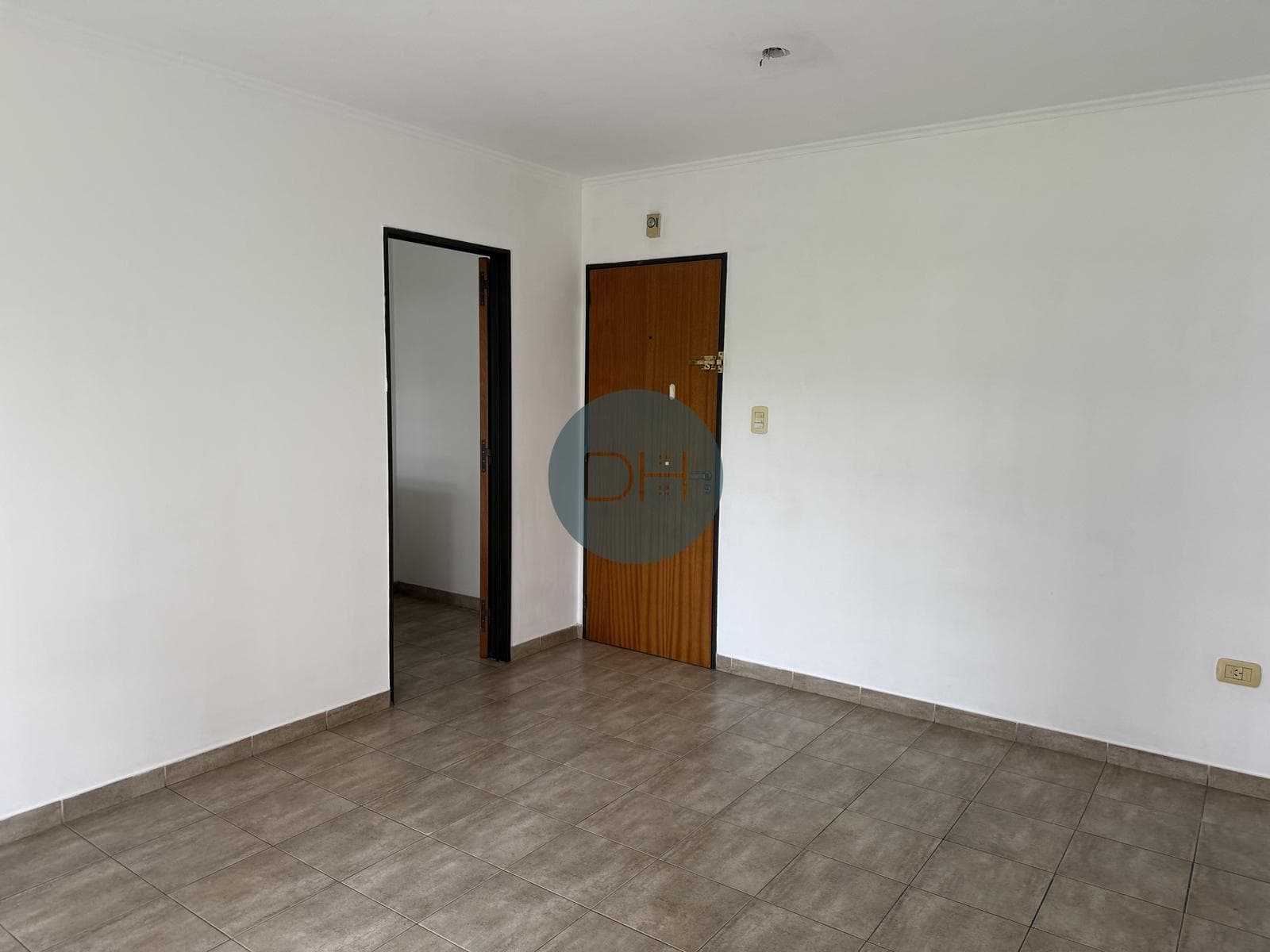 Apartment for Rent at 60 between 9th and 10th Streets, La Plata