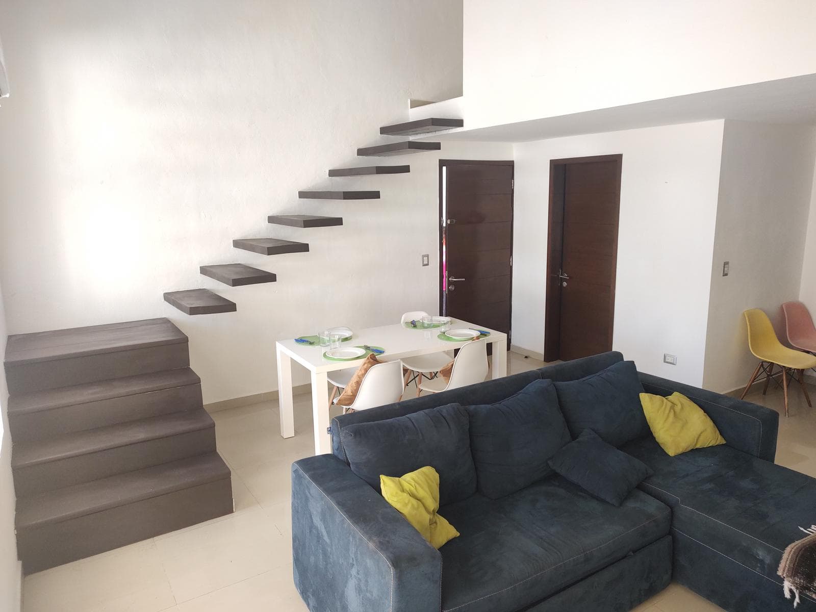 APARTMENT FOR SALE: 1 BEDROOM, 120 M2, NEAR THE BEACH AND 5TH AVENUE IN PLAYA DEL CARMEN