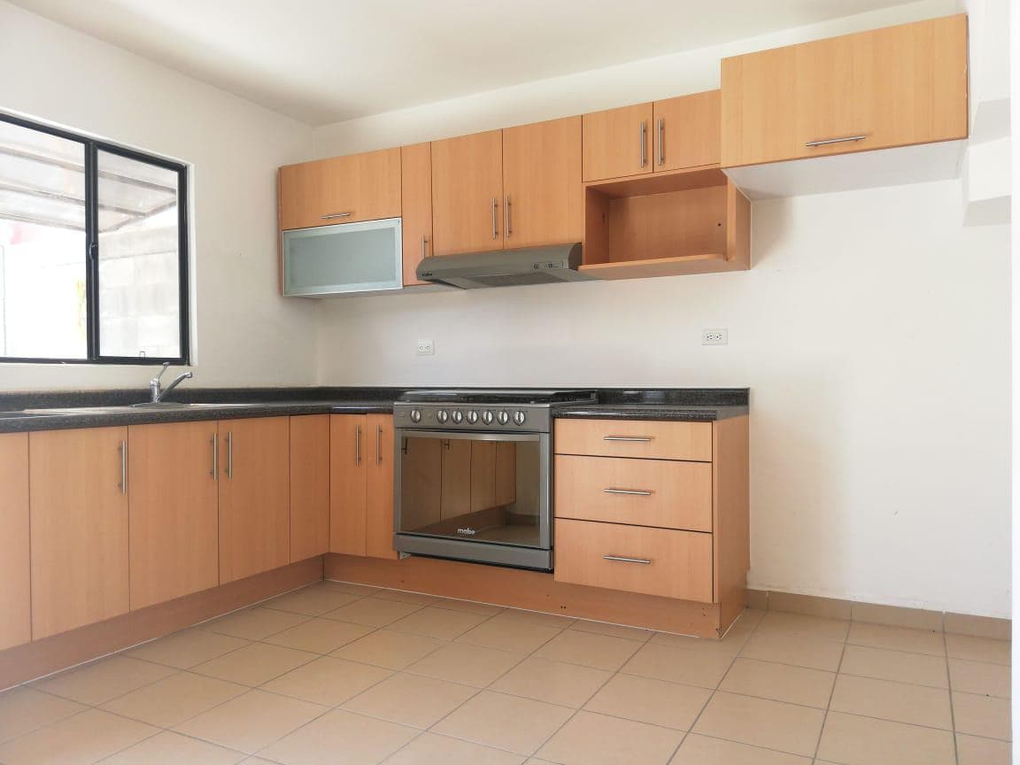 HOUSE FOR RENT IN RINCONES DEL MARQUES