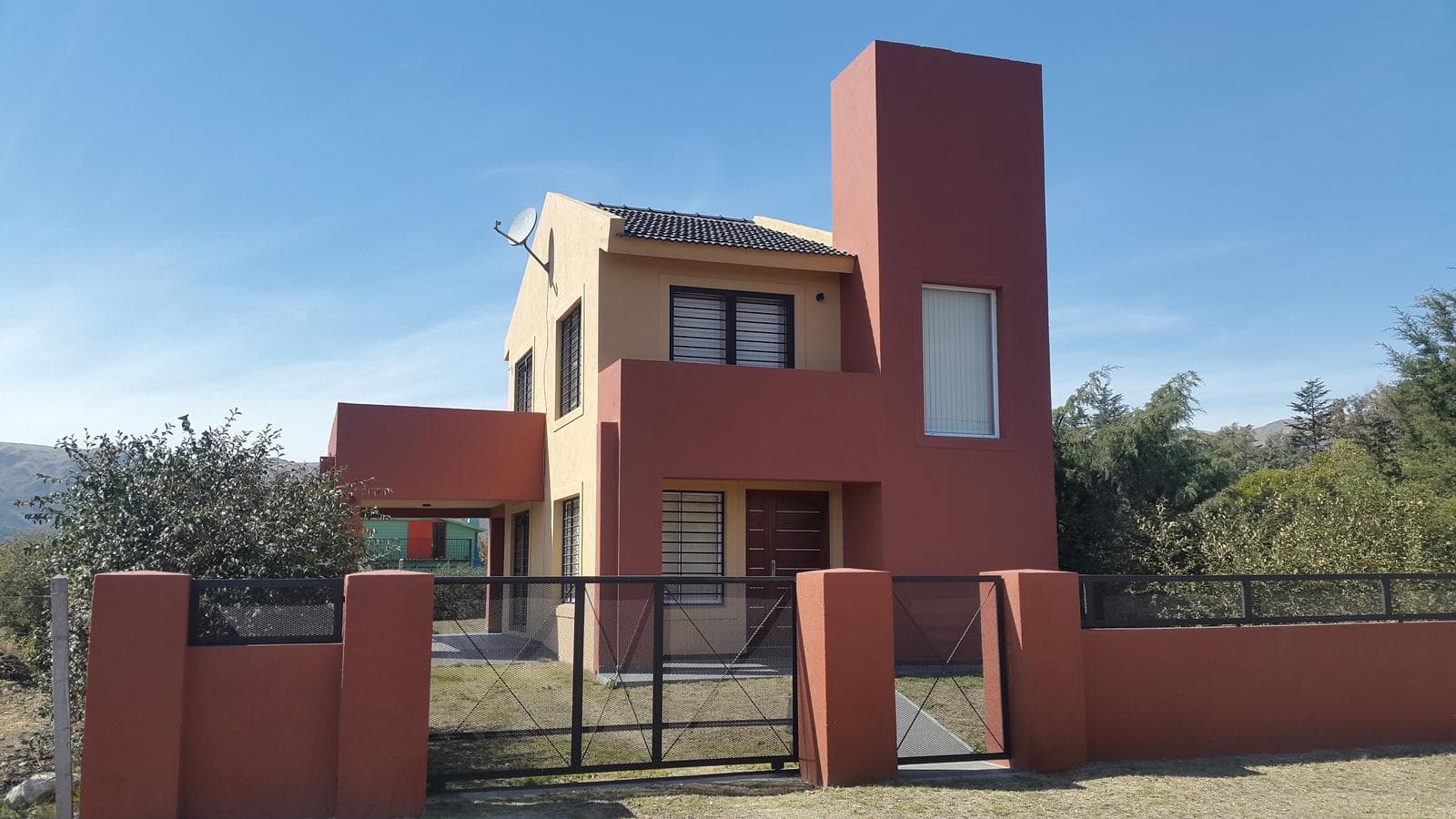 Beautiful property with a panoramic view, facing west