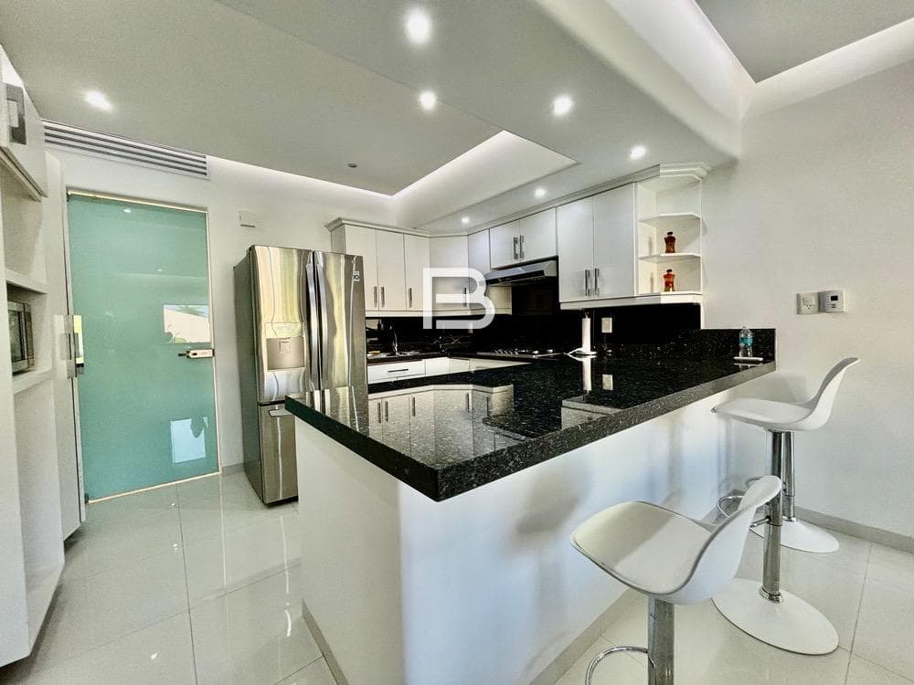 Isla Dorada: Fully Furnished Apartment for Rent