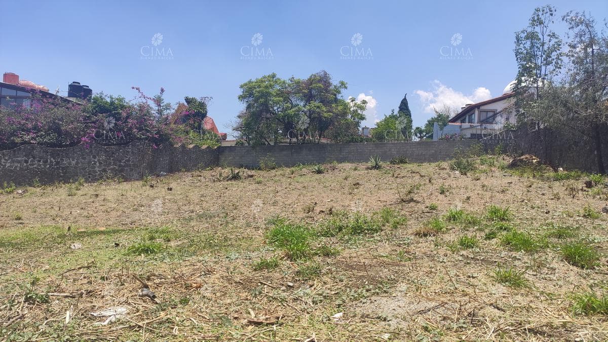 LAND FOR SALE IN A PRIVATE COMMUNITY WITH PANORAMIC VIEWS IN CUERNAVACA - T16