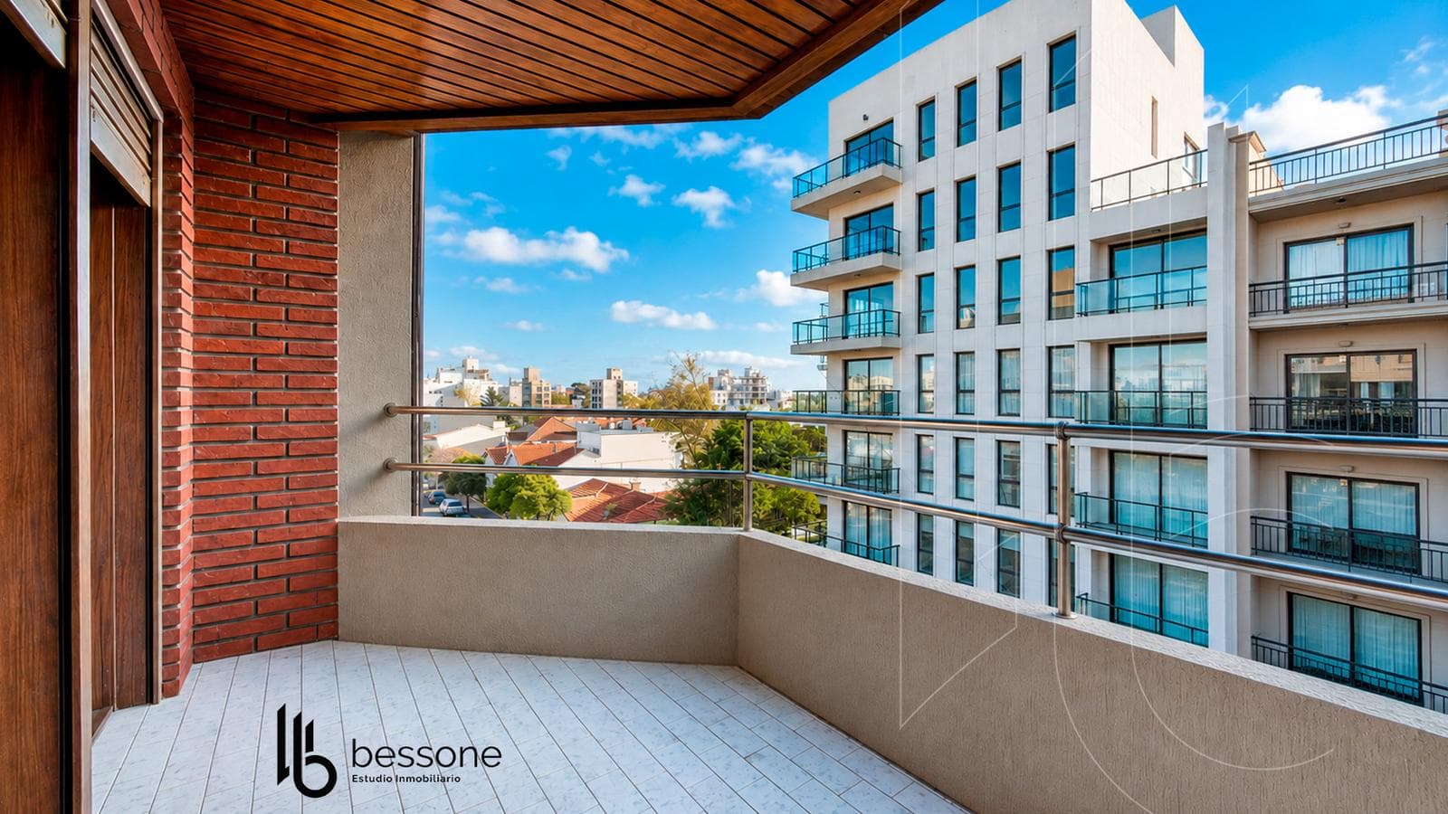 4-Room Half-Apartment with Service Quotient - Garage and Double Storage Room