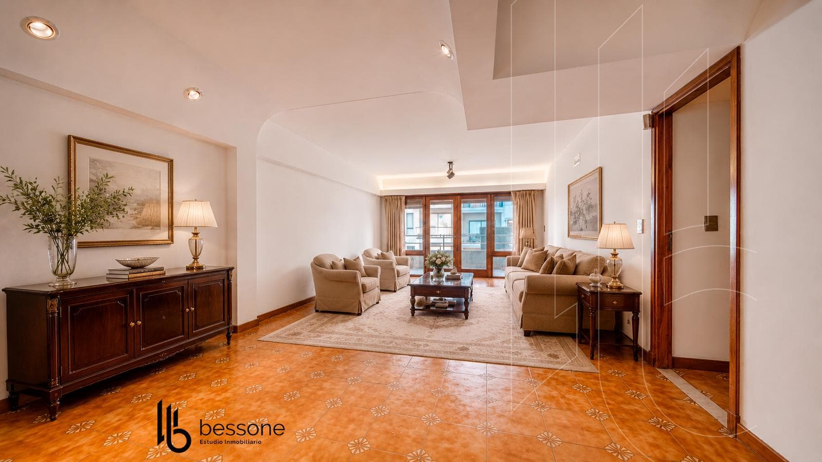 4-Room Half-Apartment with Service Quotient - Garage and Double Storage Room