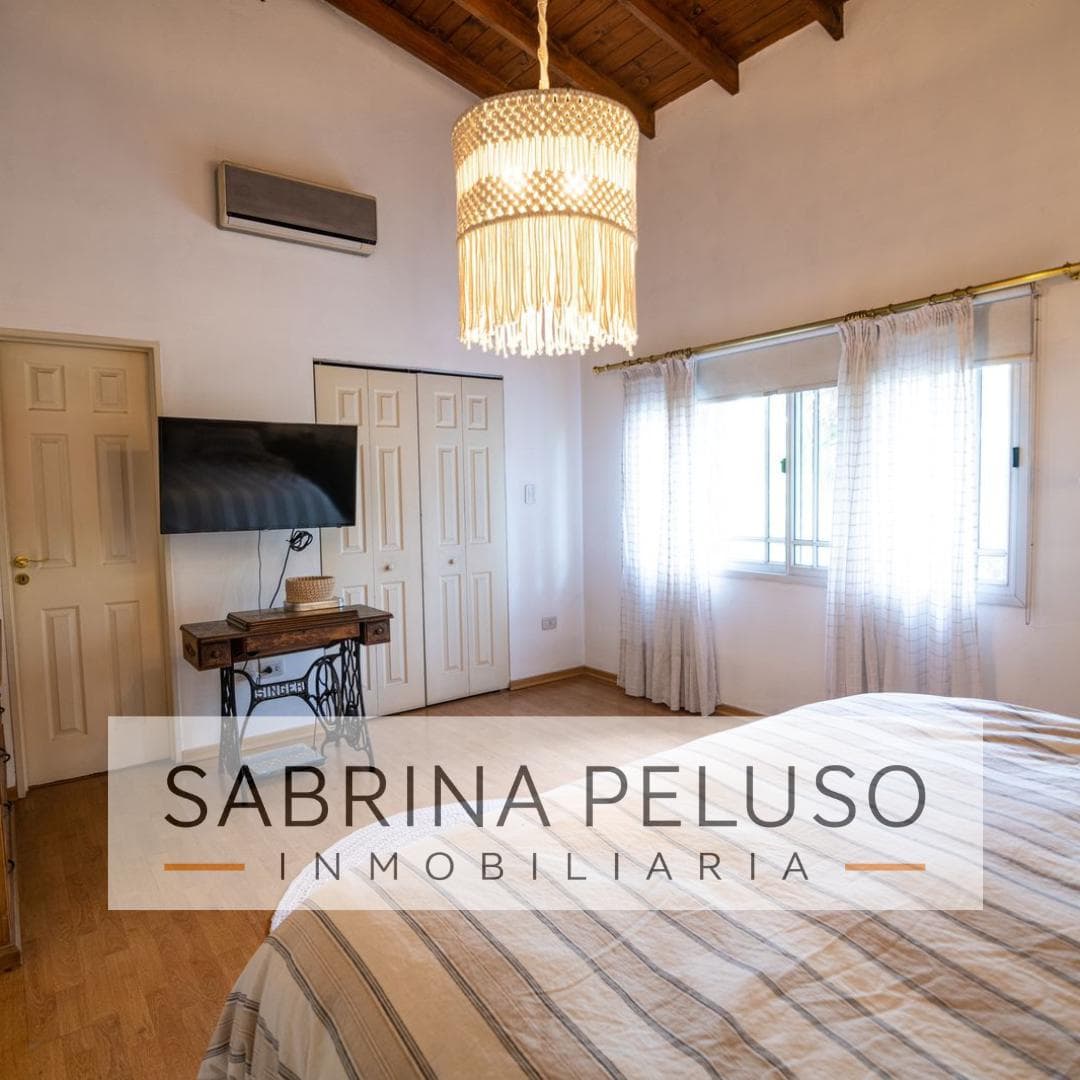 HOUSE FOR SALE IN THE EL CASCO MORENO NEIGHBORHOOD