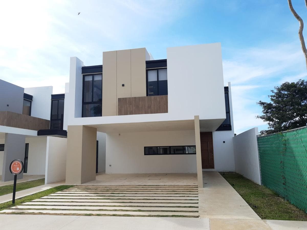 House at PRIVADA MACORRA 86 in Cholul with a family room and 3 bedrooms in Mérida, Yucatán.