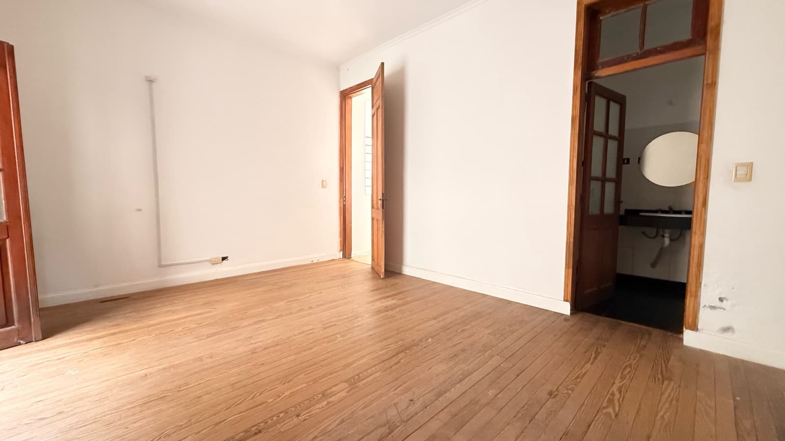 CENTRAL HOUSE FOR RENT IN LOBOS