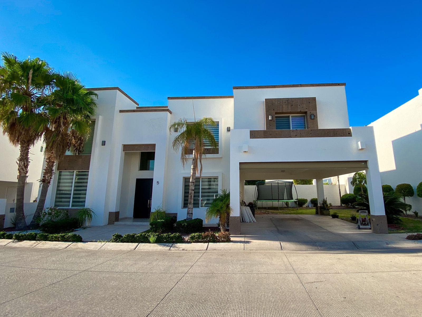 House for Sale in La Rioja Residencial Poniente, Briñas Section