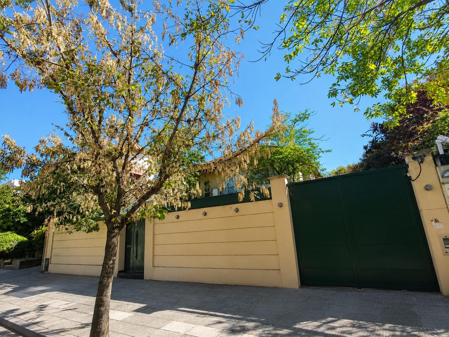 5-room house. Park, barbecue area. Villa Devoto