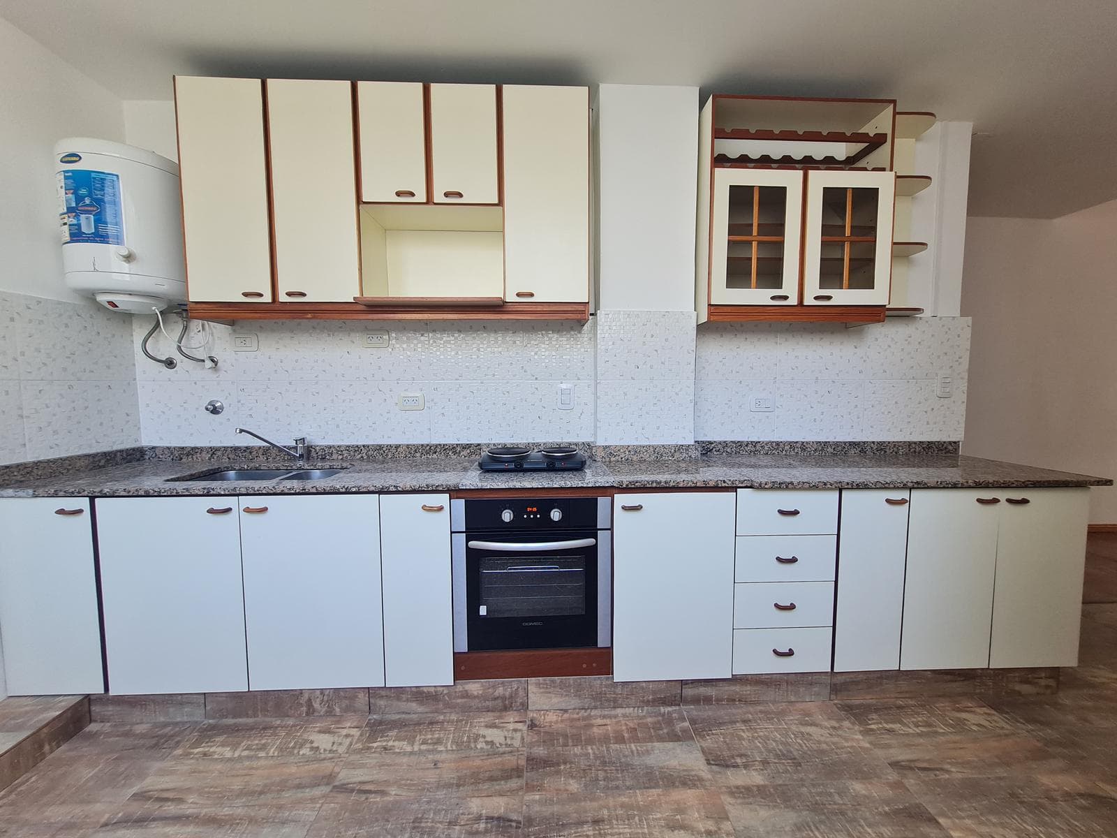 Departamento de 3 Ambientes en Venta - Balcón - Tribunales