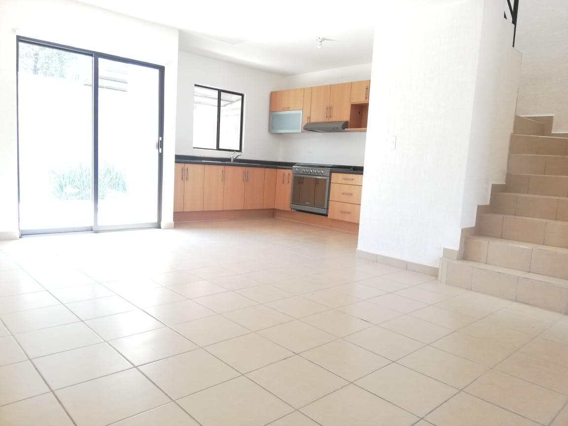 HOUSE FOR RENT IN RINCONES DEL MARQUES
