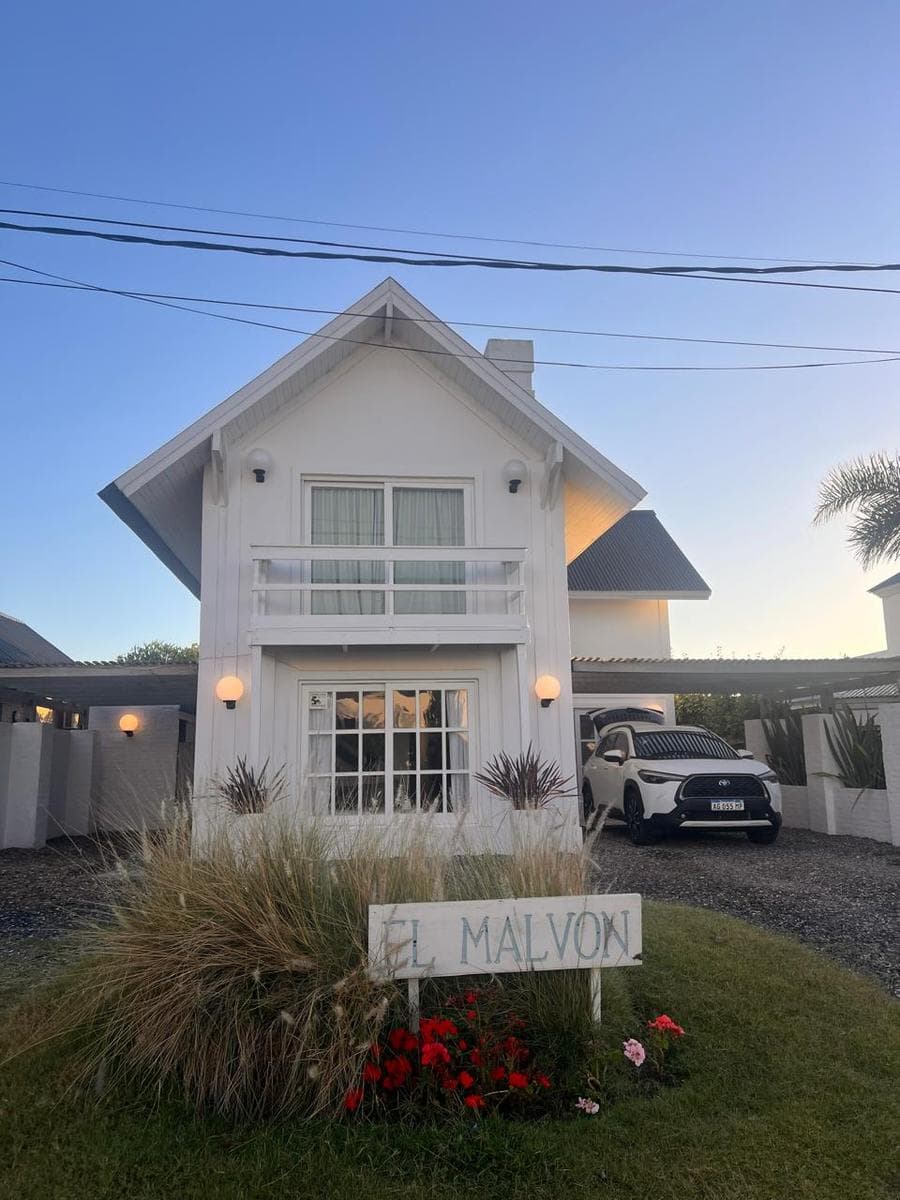 LA BARRA: EL MALVON HOUSE RENTAL