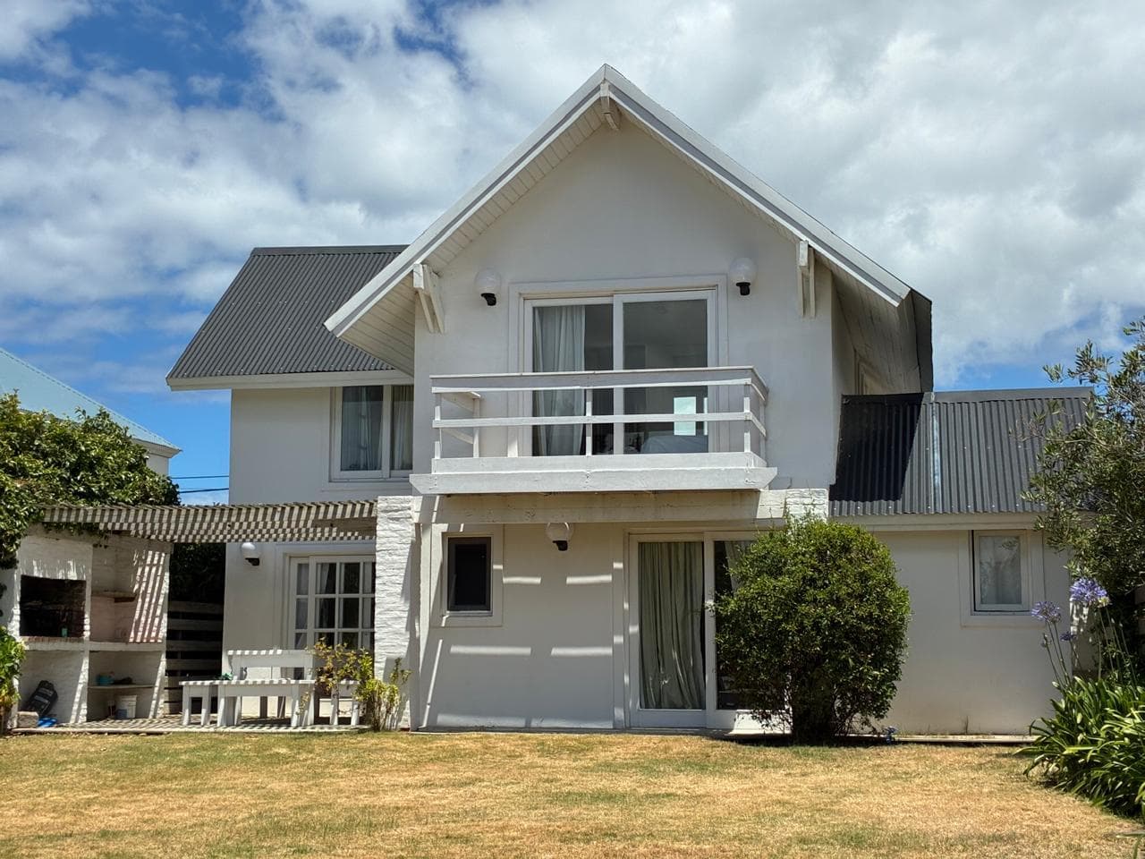 LA BARRA: EL MALVON HOUSE RENTAL