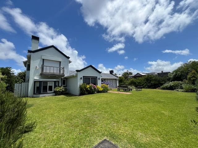 JOSE IGNACIO HOUSE FOR RENT 14 LA BELLACA