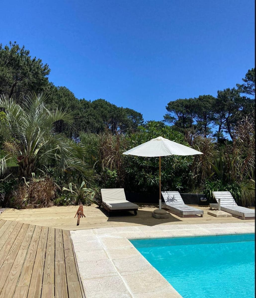 "CASA SEQUOIA" SALES AND RENTALS BAR TM5674