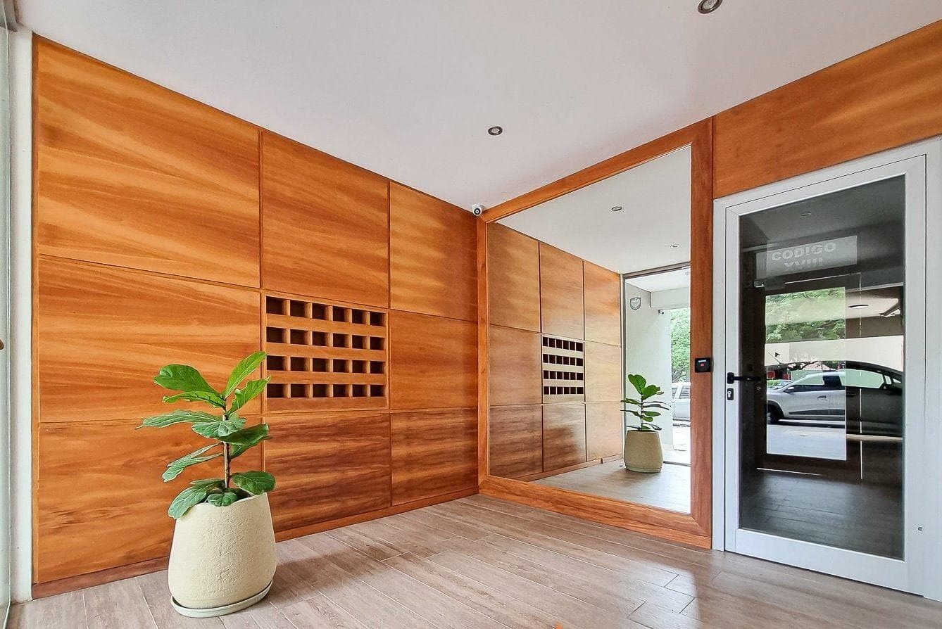 On Pellegrini Avenue - Financing!