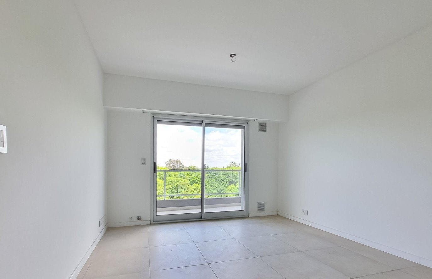 On Pellegrini Avenue - Financing!