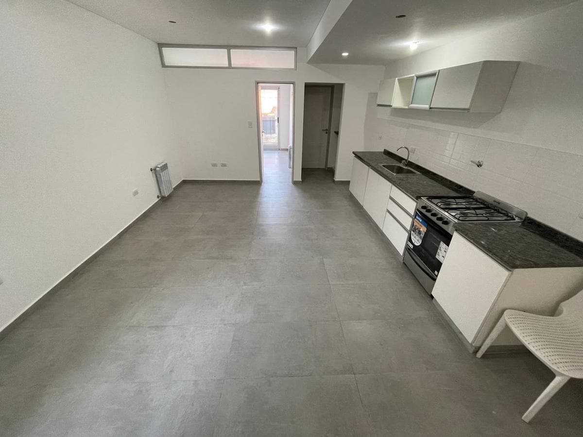 APARTMENT FOR SALE: 2-ROOM APARTMENT IN THE PLAZA CONESA AREA OF QUILMES