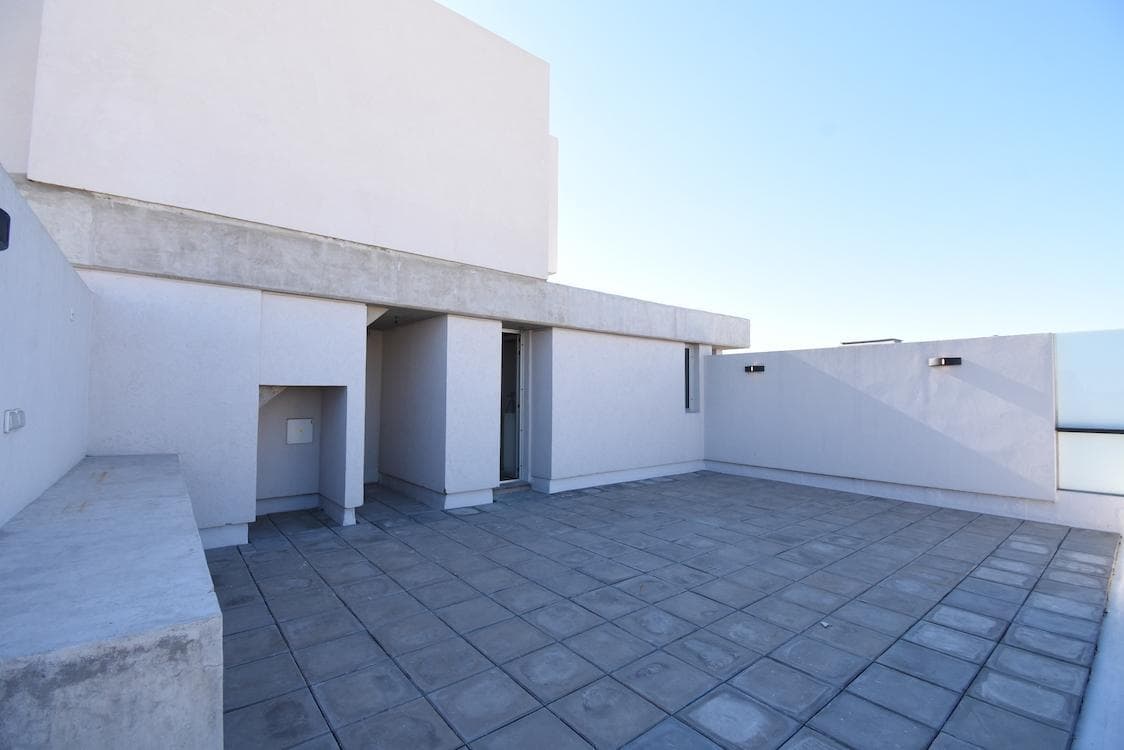 4-room duplex apartment for sale. Private terrace. Villa del Parque