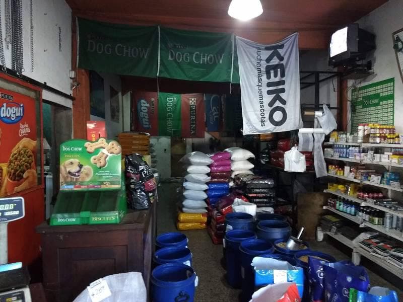 Warehouse with commercial spaces for sale in Laferrere