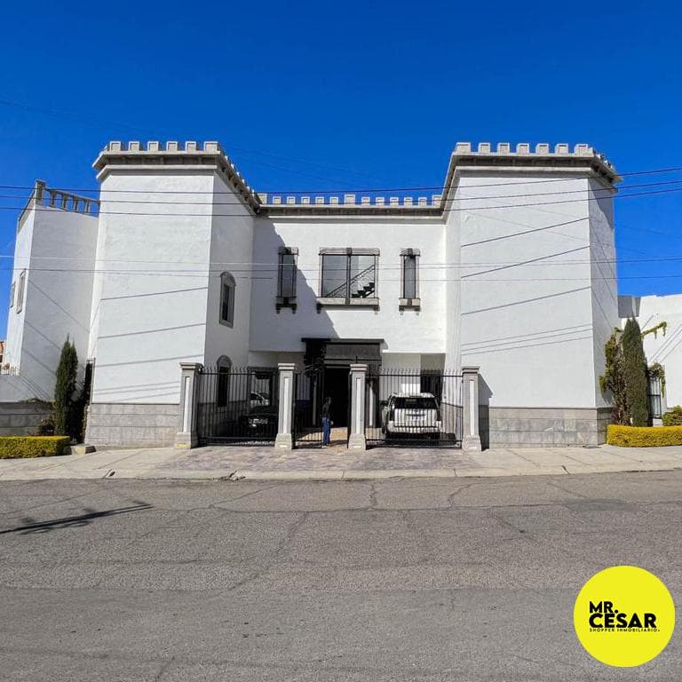 House for sale north of Hermosillo, located in the Pitic neighborhood