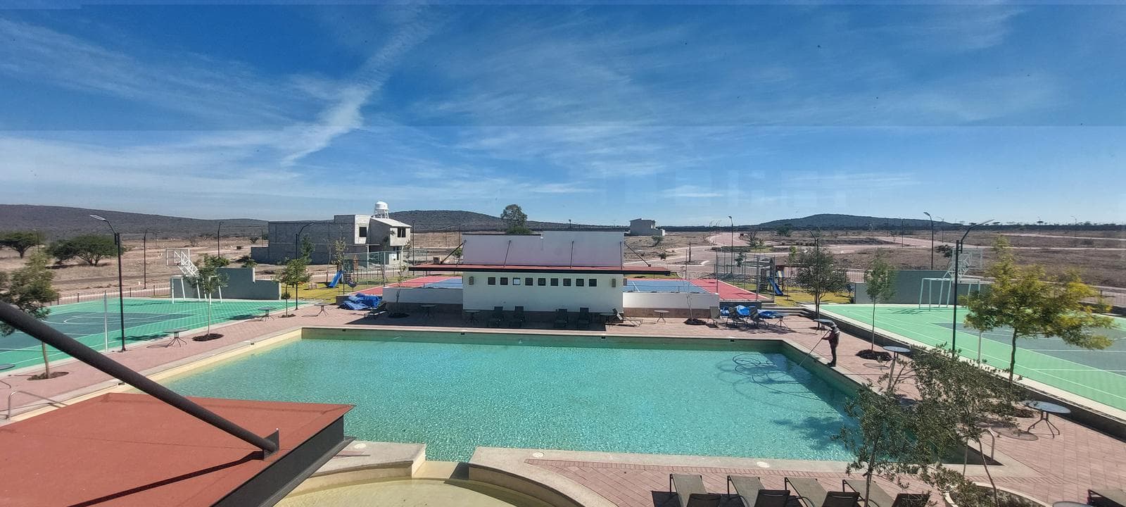Lot in a gated community with amenities, 20 minutes from downtown Querétaro
