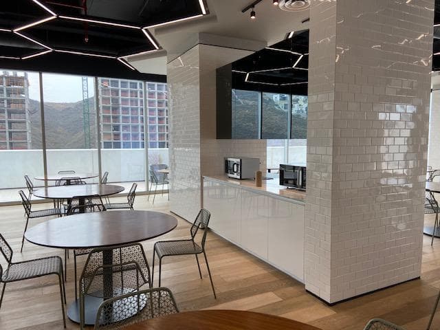 OFFICE FOR RENT IN VALLE ORIENTE