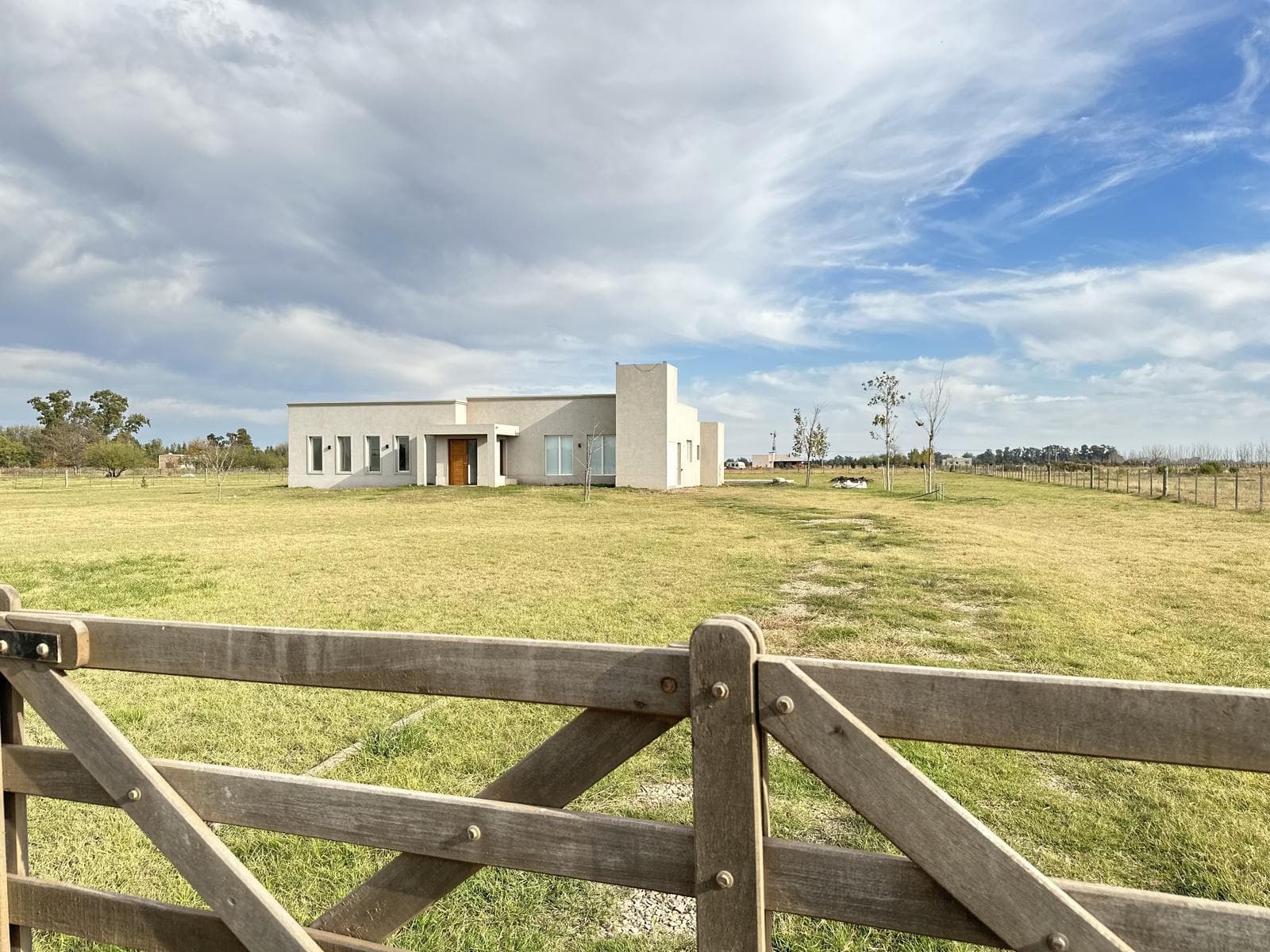 Discover your new country home in Zapiola, Lobos