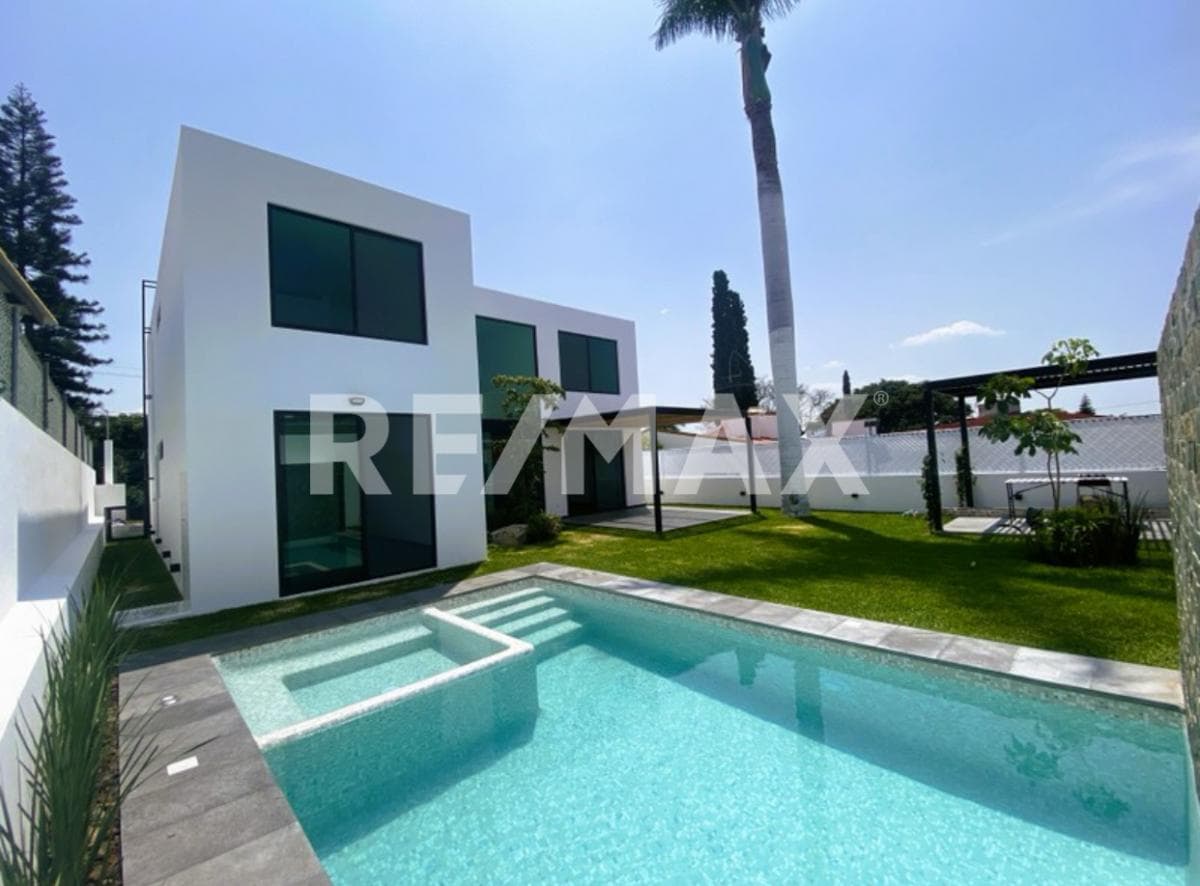 House for Sale in Morelos, Lomas de Cocoyoc Subdivision