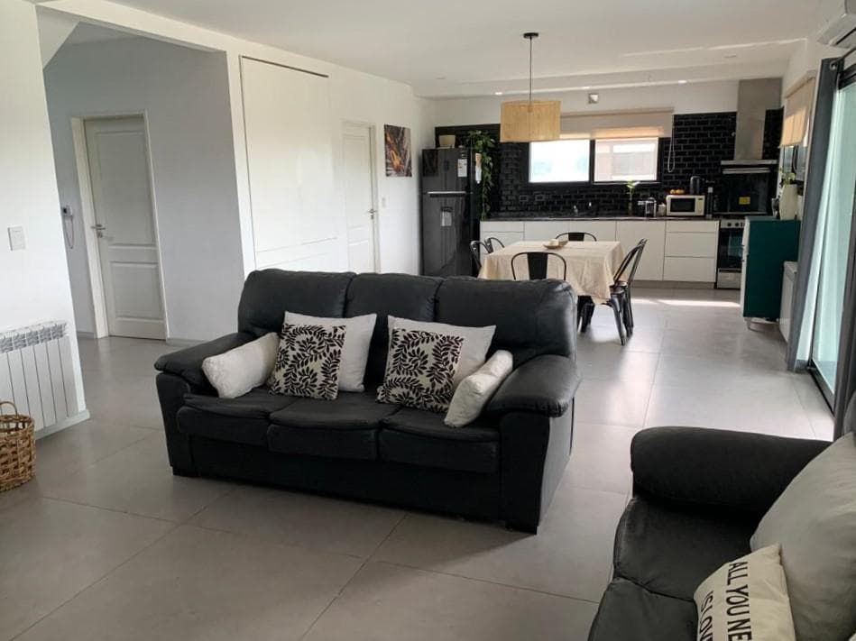 4-Bedroom House for Sale with Pool in San Eduardo - Pilar