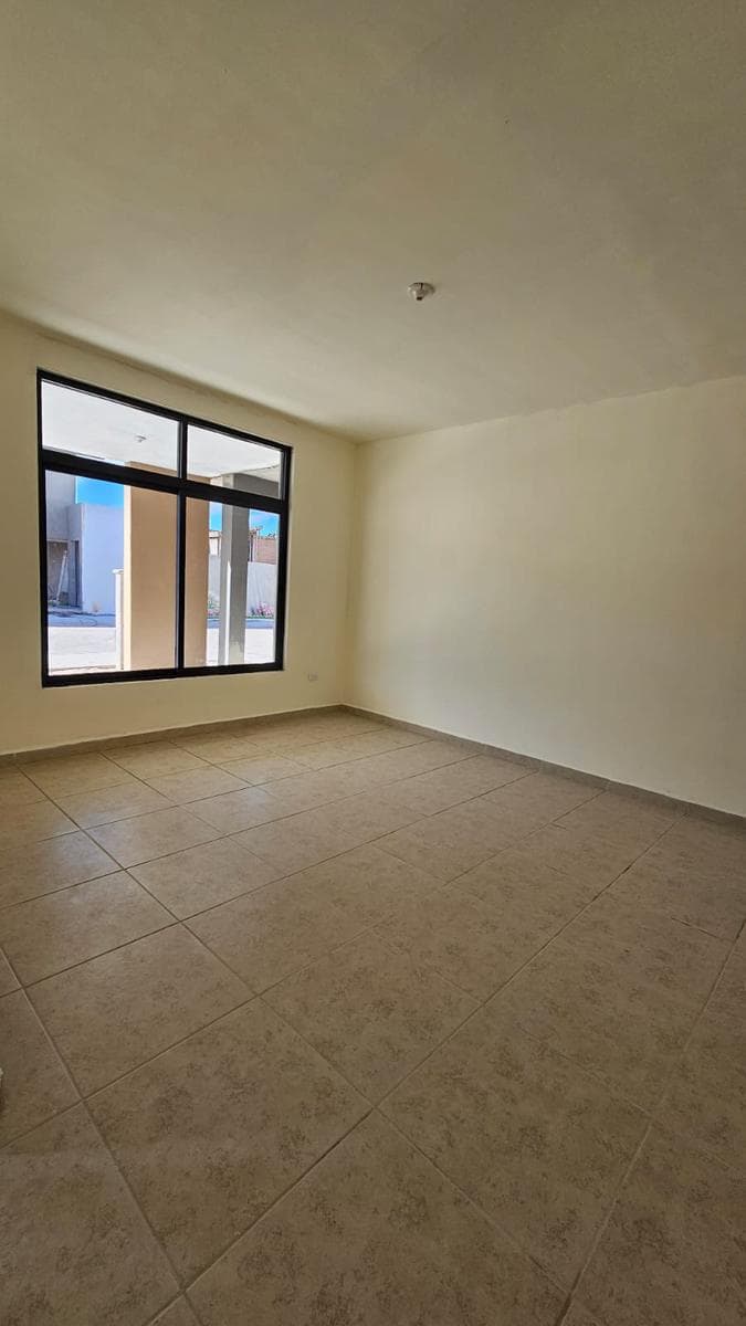 A great opportunity: a corner home in the secluded Modelo Turquesa neighborhood