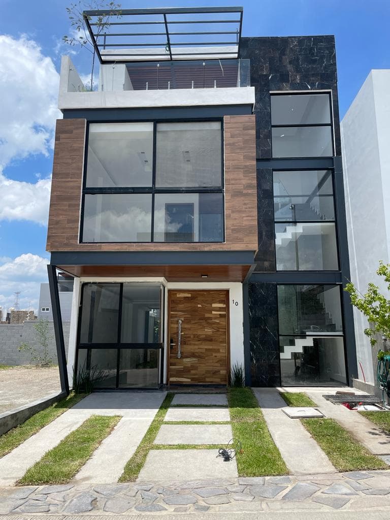 HOUSE FOR SALE IN VALLE IMPERIAL, ZAPOPÁN, JALISCO