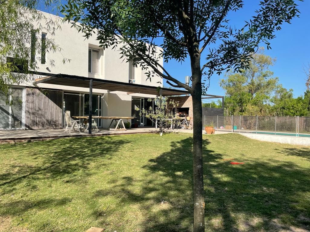 Short-term rental 2026/27—second half of December/January—Bella Vista