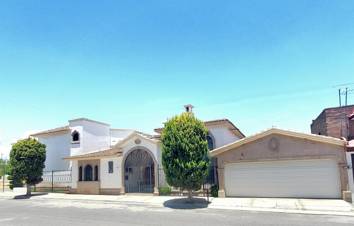 House for Sale in los Pinos, North Saltillo