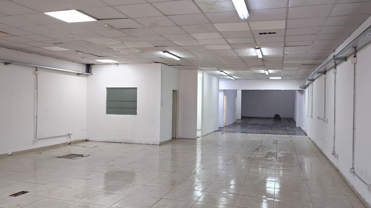 SPACIOUS, CENTRAL LOCATION FOR RENT